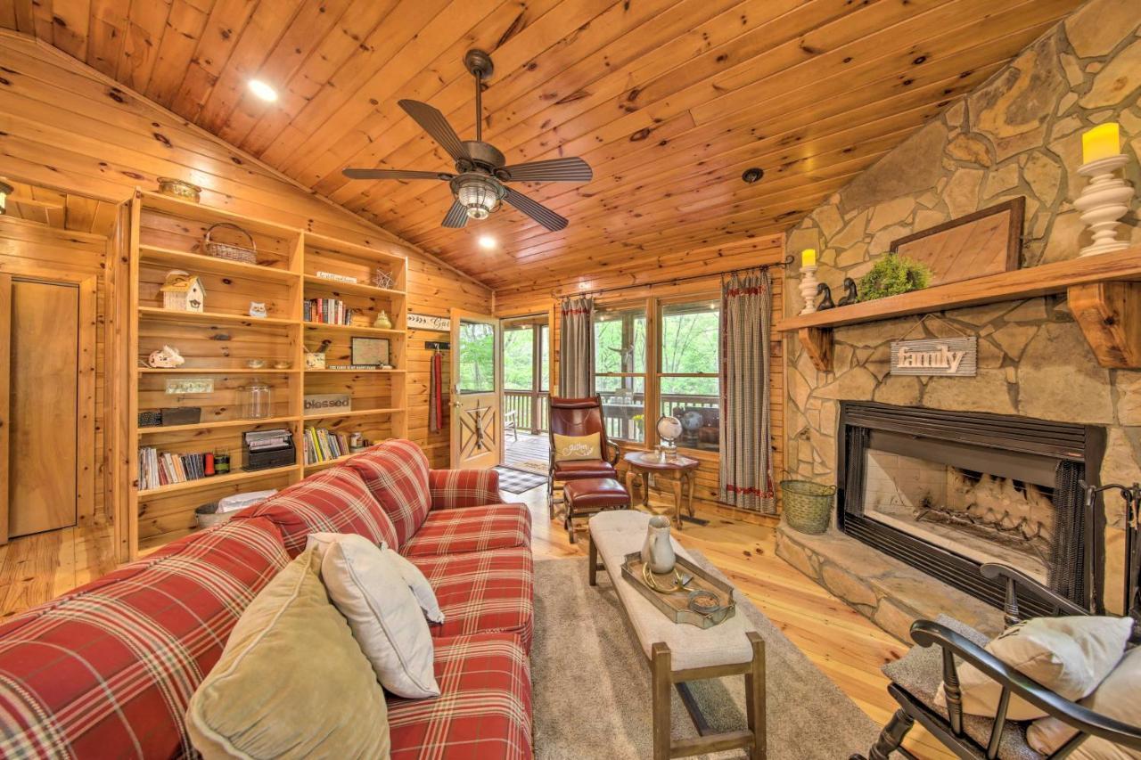 Peaceful Blue Ridge Cabin With Decks And Fire Pit 外观 照片